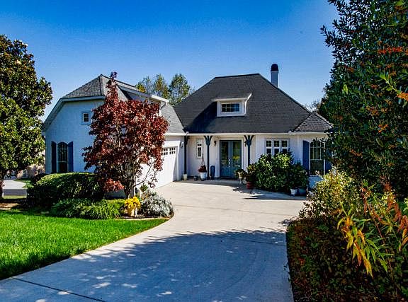 2nd image of 250 Whippoorwill Dr