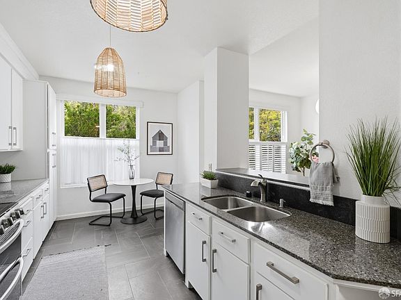 5th image of 101 Crescent Way APT 2115