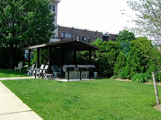 Rented by Gateway Arms Realty Corp | media 94