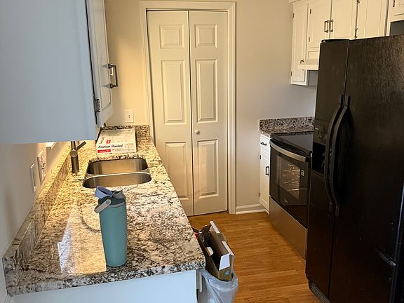 4th image of 3010 Chelsea Way