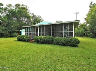 1210 Mizzelle Dr, Morehead City, NC 28557