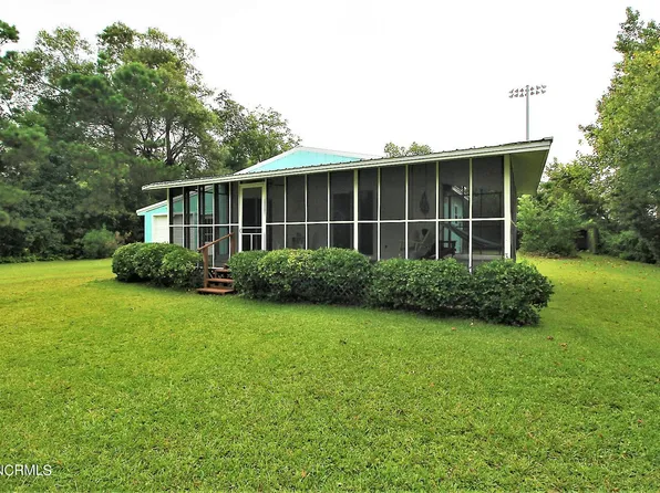 1210 Mizzelle Drive, Morehead City, NC 28557