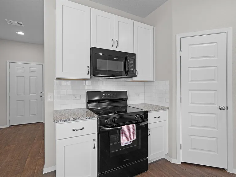 2606 Totley Rd — Photo 9