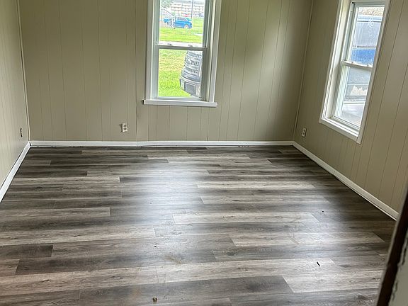 2nd image of 711 Spring St