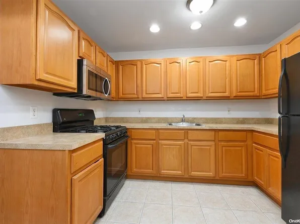 78-46 79th Place, Glendale, NY 11385
