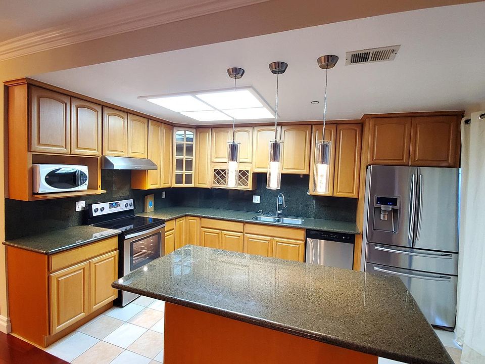 1st image of 935 La Mesa Ter Unit I