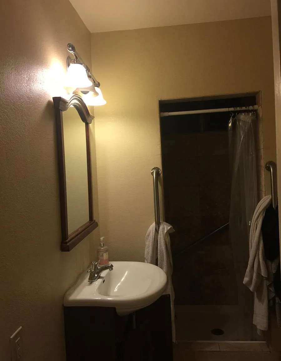 1 bed, 3.5 bath, 1800 sqft, $1,100 — Photo 4