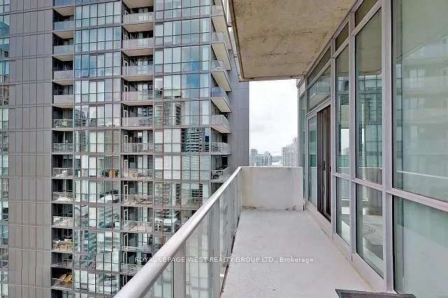 375 King St W #LPH3403 — Photo 12