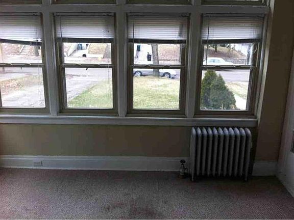 5th image of 786 E Mitchell Ave