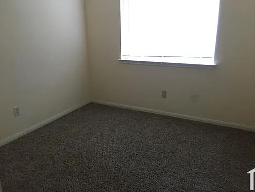 4 bed, 1380 sqft, $1,900 — Photo 4