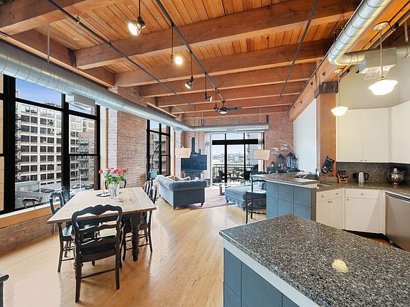 2nd image of 701 W Jackson Blvd #504D