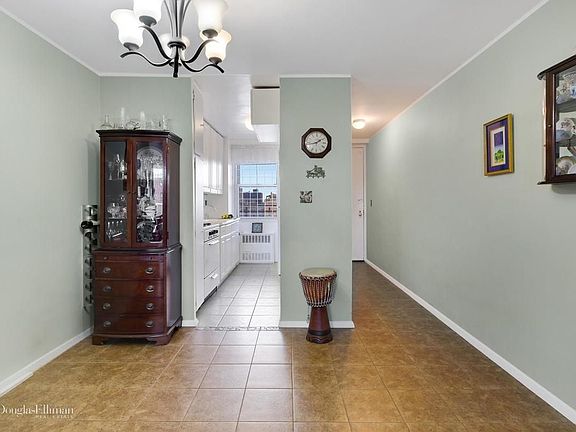 5th image of 100 W 94th St APT 15F