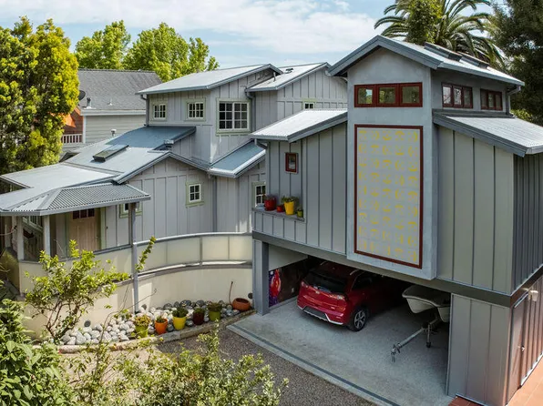 1623 Chapala St, Santa Barbara, CA 93101