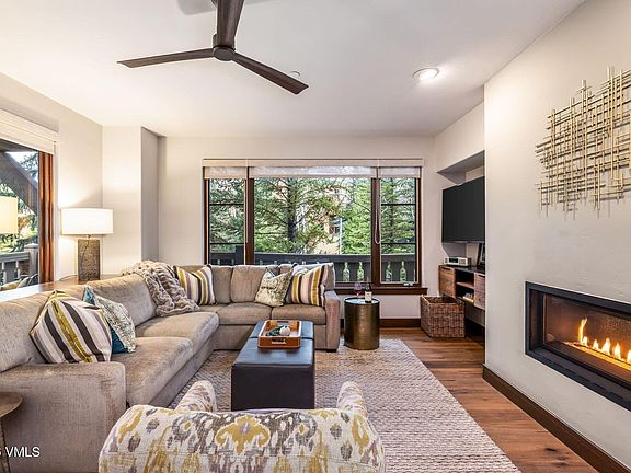 2nd image of 30 Cresta Rd #202