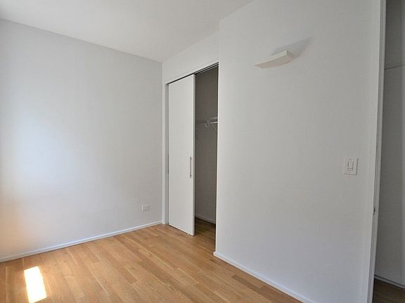 4th image of 3694 Broadway APT 3F