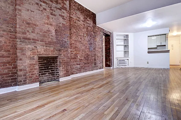 Rented by Urbane Brokerage | media 13