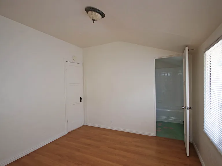 409 N Monterey St #1/2 — Photo 17