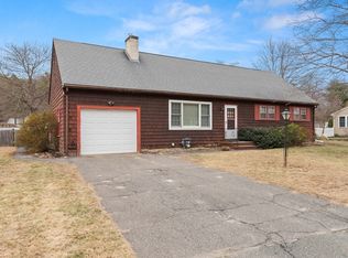 7 Blueberry Hill Rd, Groveland, MA 01834