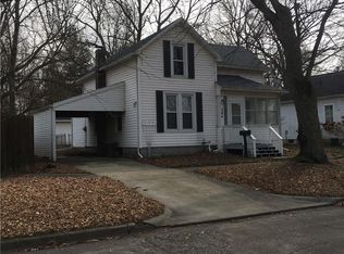 204 Vine St, Pana, IL 62557