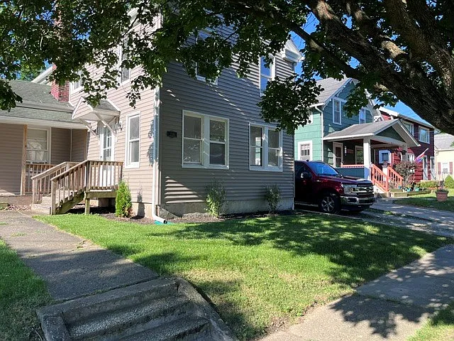 336 E North St #B — Photo 2