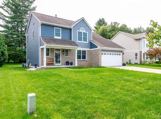 760 2nd St, Fenton, MI 48430