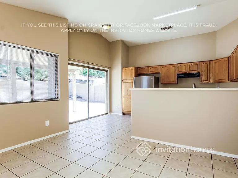 5142 W Fraktur Rd — Photo 5
