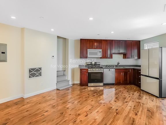2nd image of 985 Church St APT 7
