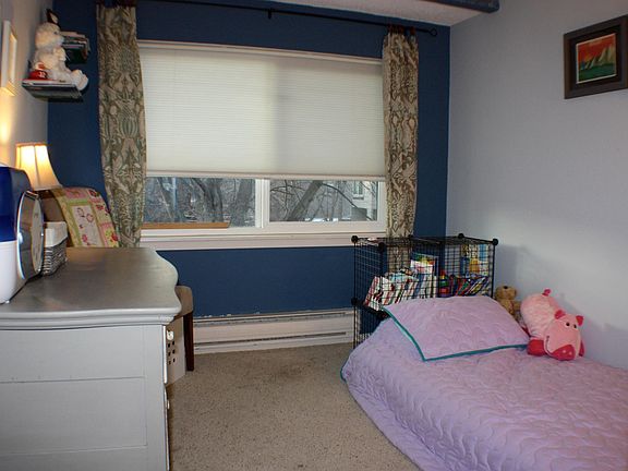 Upstairs Bedroom 2