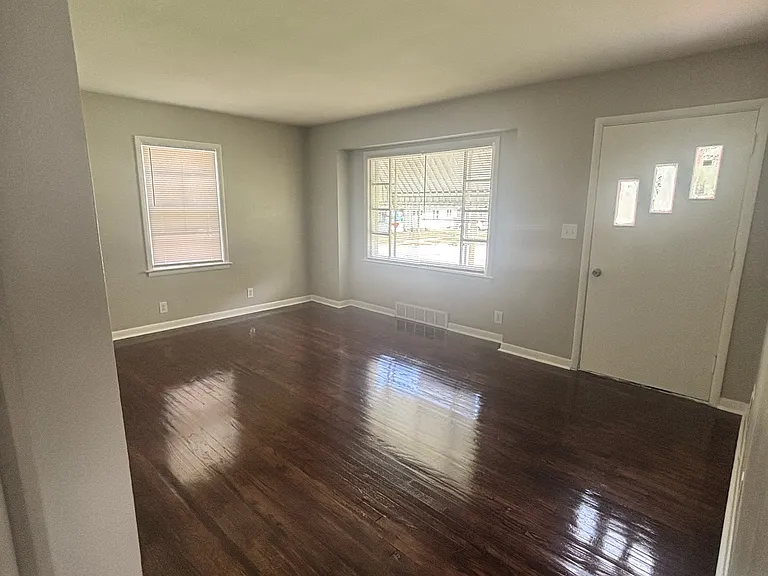 624 Alliance Ave — Photo 7