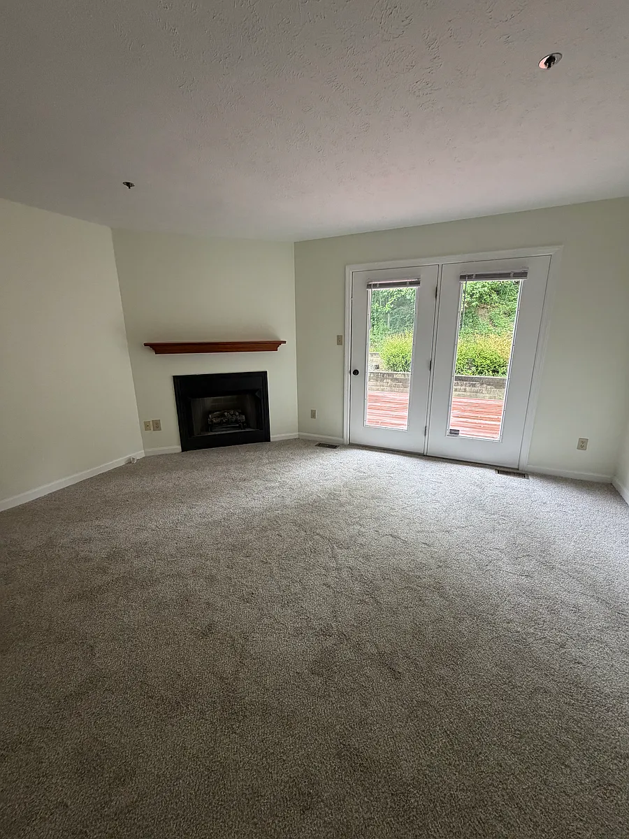 Building Photo - 1317 Meadowbrook Dr N