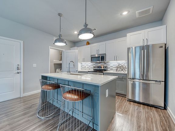 2nd image of 2215 Independence Dr Unit 2108