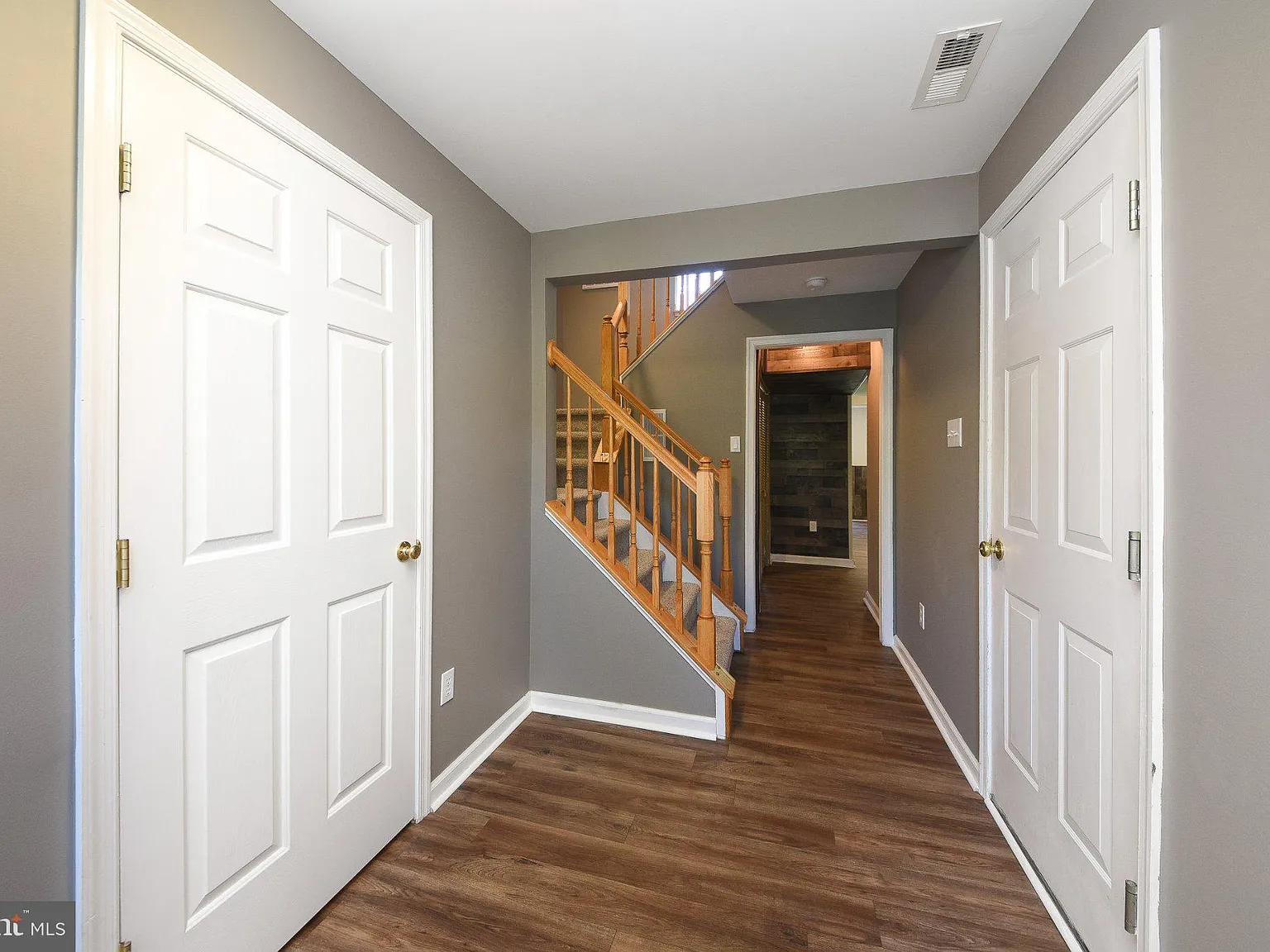 3 bed, 2.5 bath, 2276 sqft, $3,000 — Photo 4