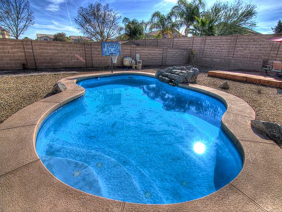 3rd image of 543 E Rosebud Dr