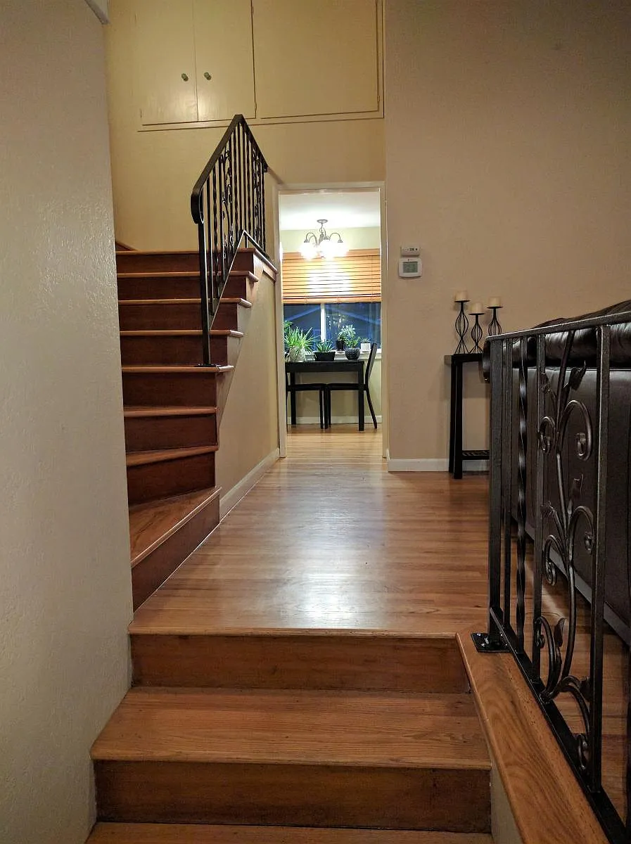 Entry way - 3407 Alaska Rd