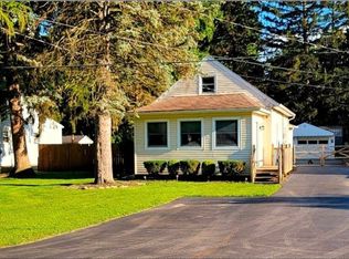 1133 S Park Dr, Temperance, MI 48182