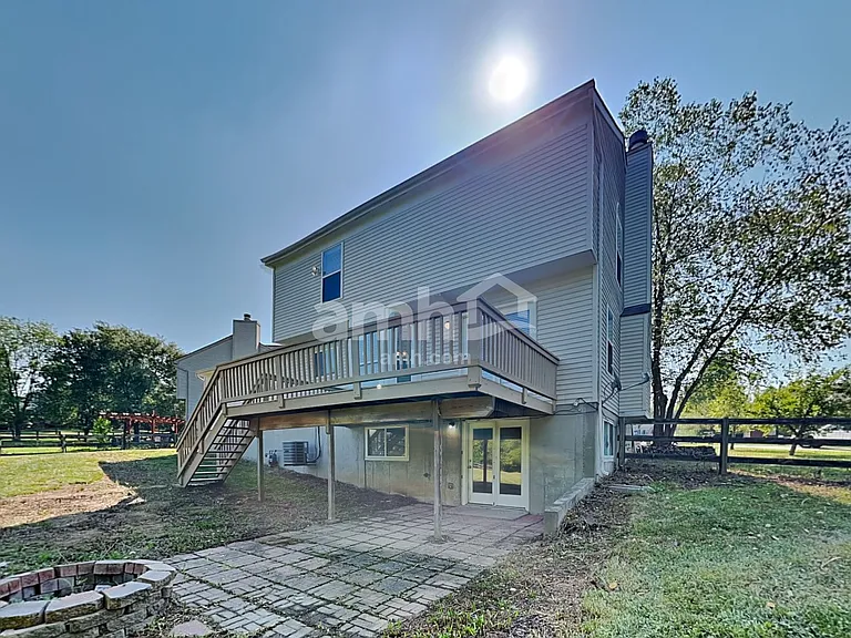 725 Kent Cir — Photo 22