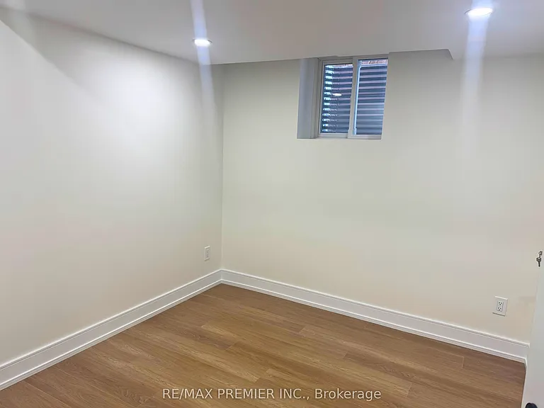 39 Walls Cres — Photo 9