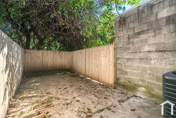 2547 N Lee St — Photo 18