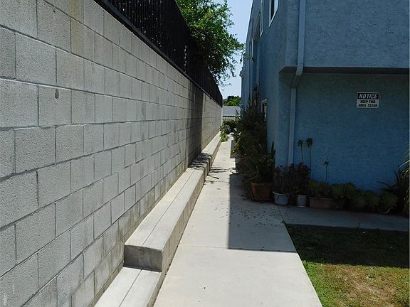 3rd image of 13302 Ramona Blvd