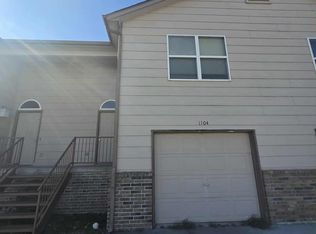 1104 Country Club Ln, Junction City, KS 66441