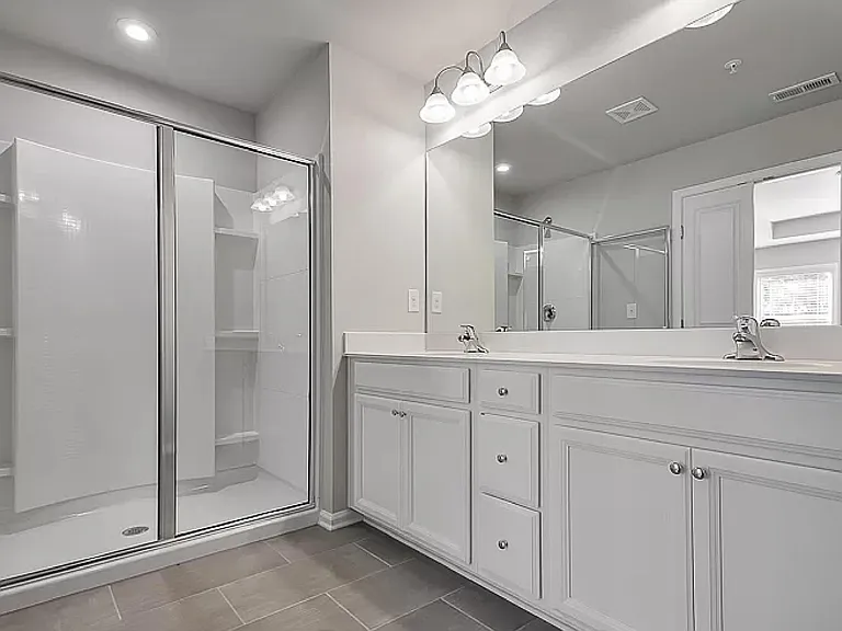 250 Mahone Dr — Photo 6