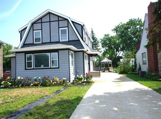 2313 Birch St, Des Plaines, IL 60018