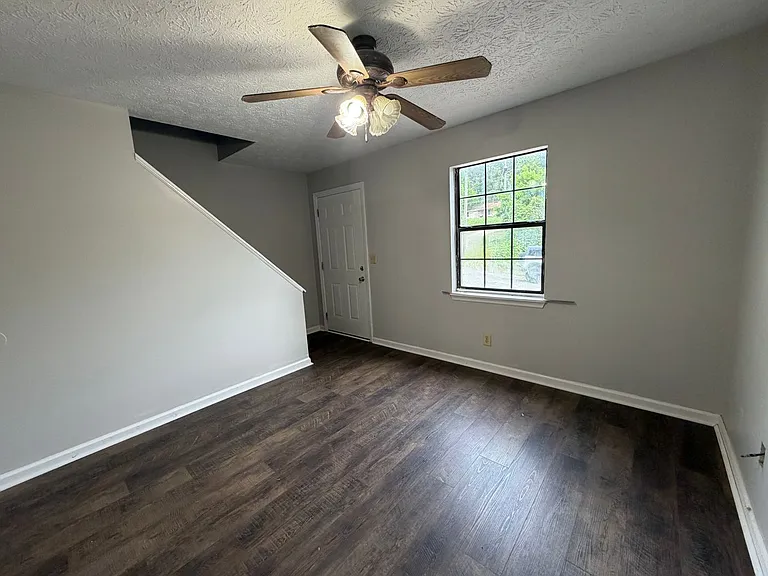 7 & 10 N Crossridge Dr SE #28 — Photo 5