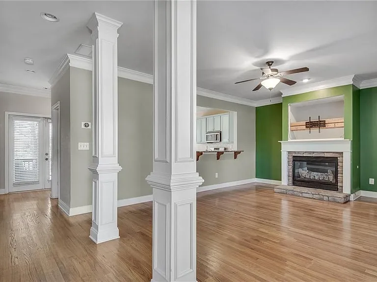 1387 Village Creek Cir — Photo 3