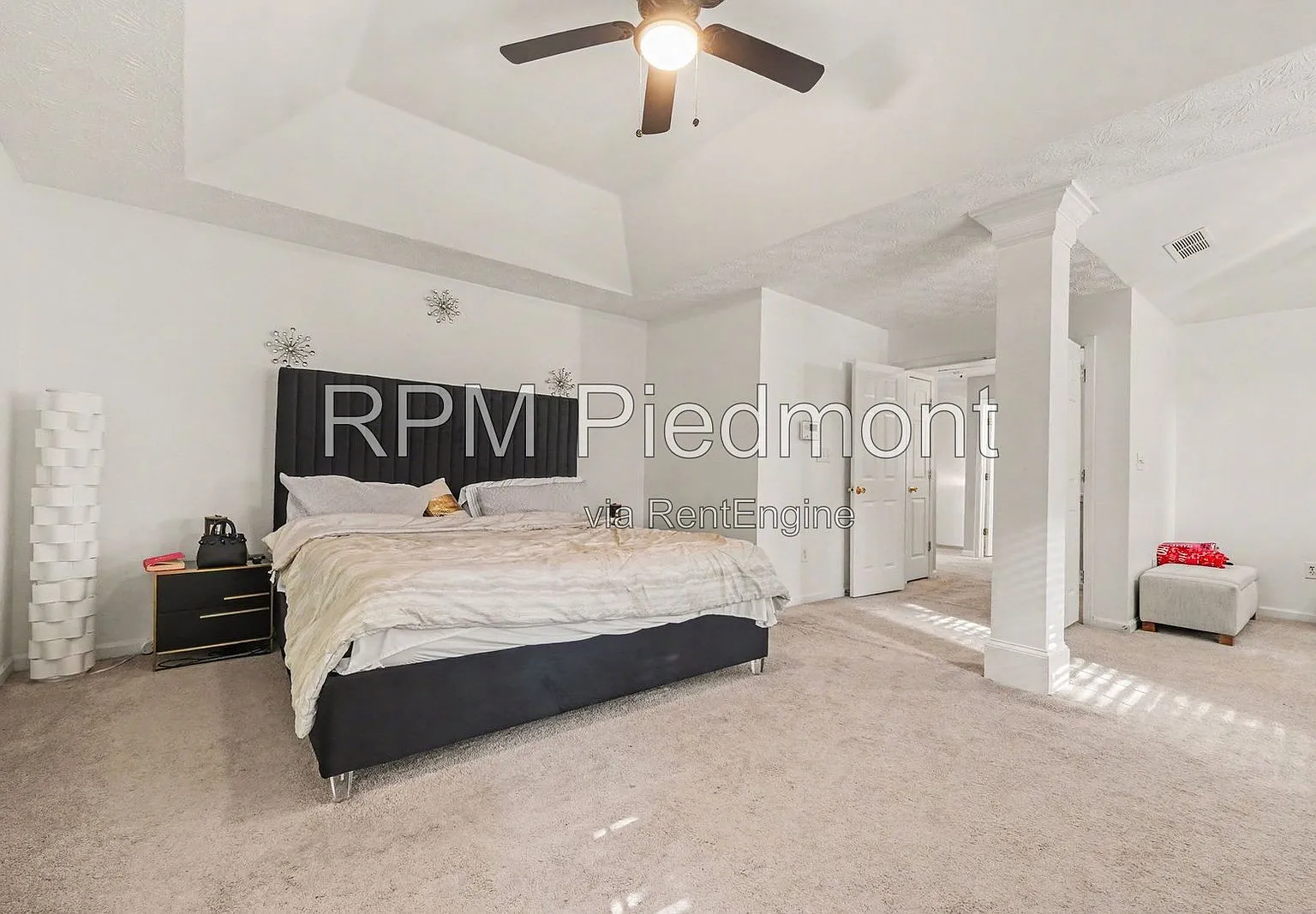 3 bed, 2.5 bath, 2055 sqft, $2,200 — Photo 4