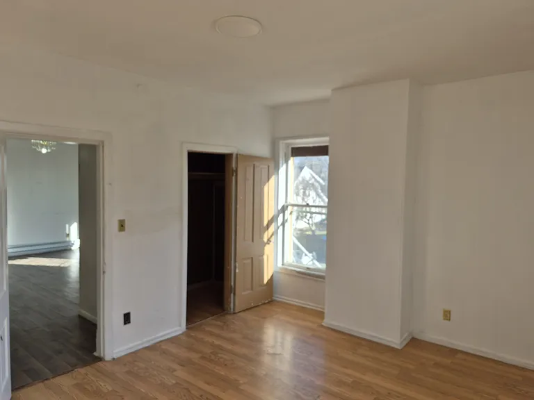 1203 Bank St #1/2 — Photo 8