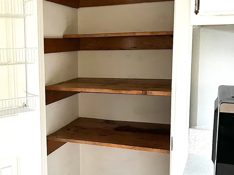Kitchen pantry