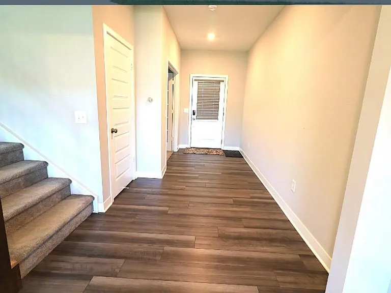 3121 Emmaline Dr — Photo 2