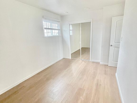 5th image of 33 Clubhouse Ave APT 16