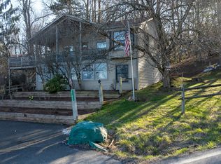 3193 Pine Ridge Dr, Bushkill, PA 18324